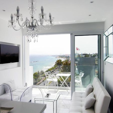 The White Pearl Suite - Beach Front City Centre With Sea View. ลิมาซอล ภายนอก รูปภาพ