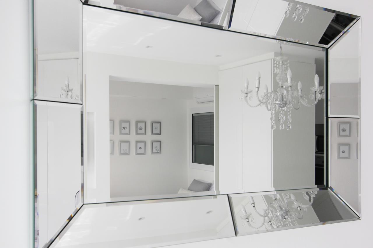 The White Pearl Suite - Beach Front City Centre With Sea View. ลิมาซอล ภายนอก รูปภาพ